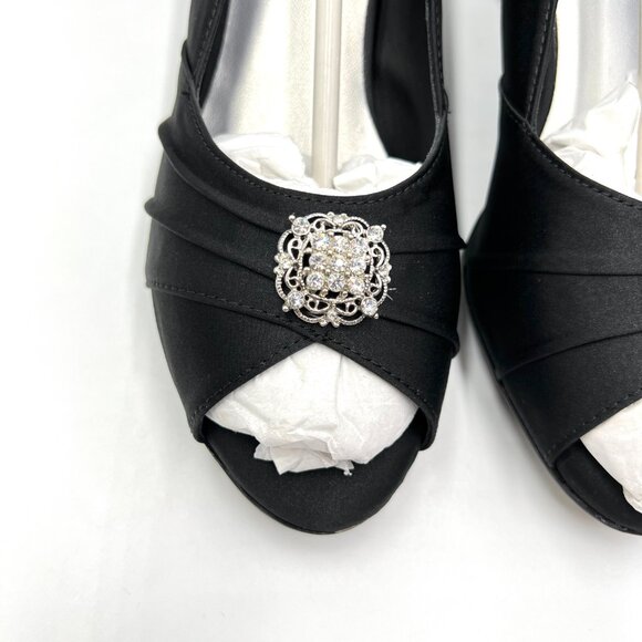 Dyeables Womens Size 7.5 Kristin Black Satin Peep Toe Kitten‎ Heel Pumps Shoes - Picture 4 of 15